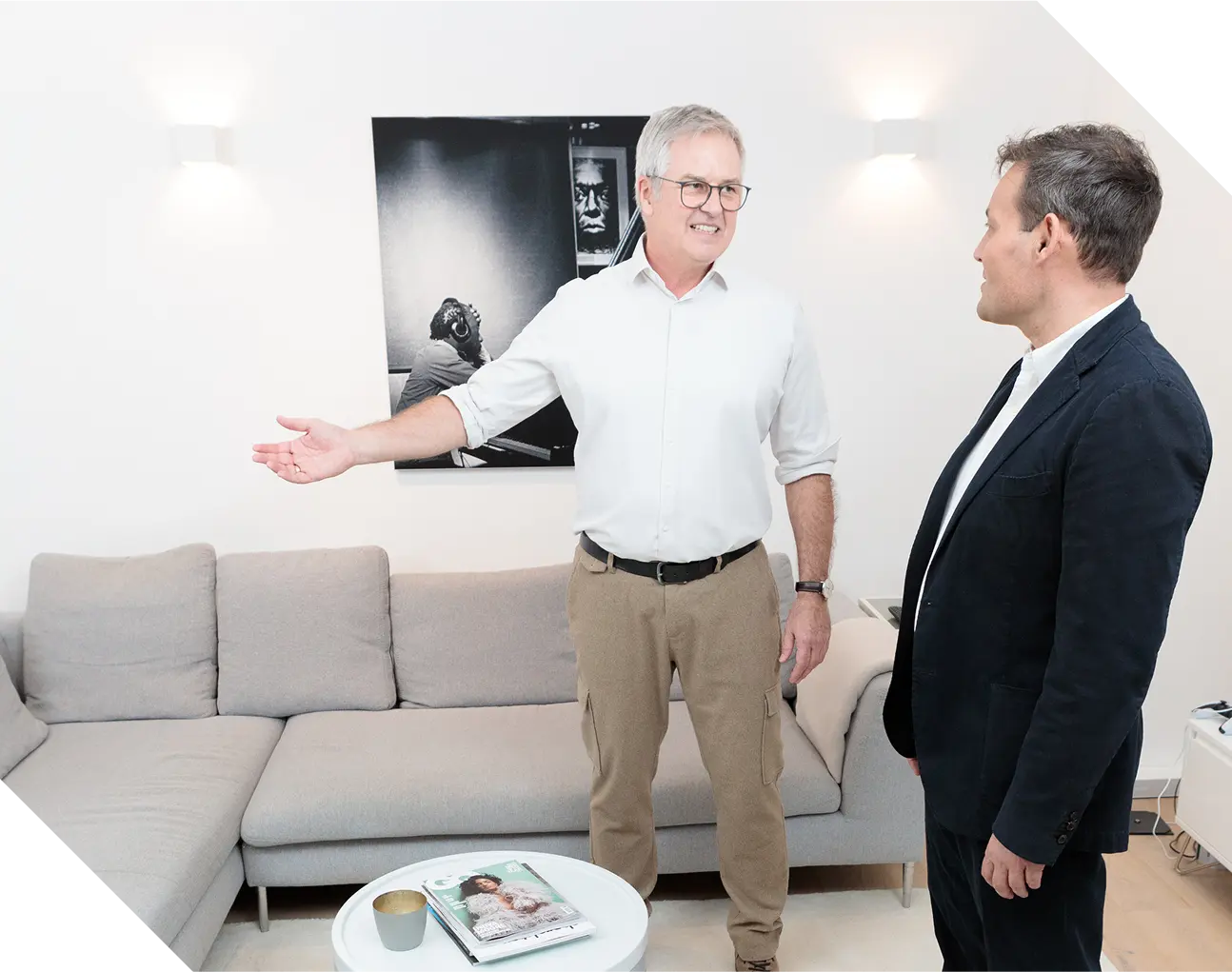 Alexander Pape bei Hausbegehung mit Eigentümer Göttingen